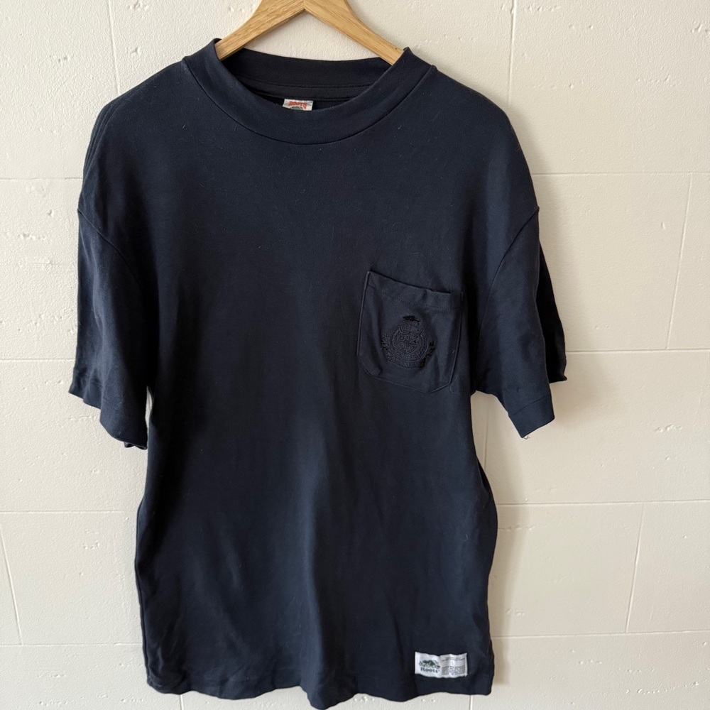 Roots | Monochrome Black Crest Emblem Long T-Shirt | Size Medium